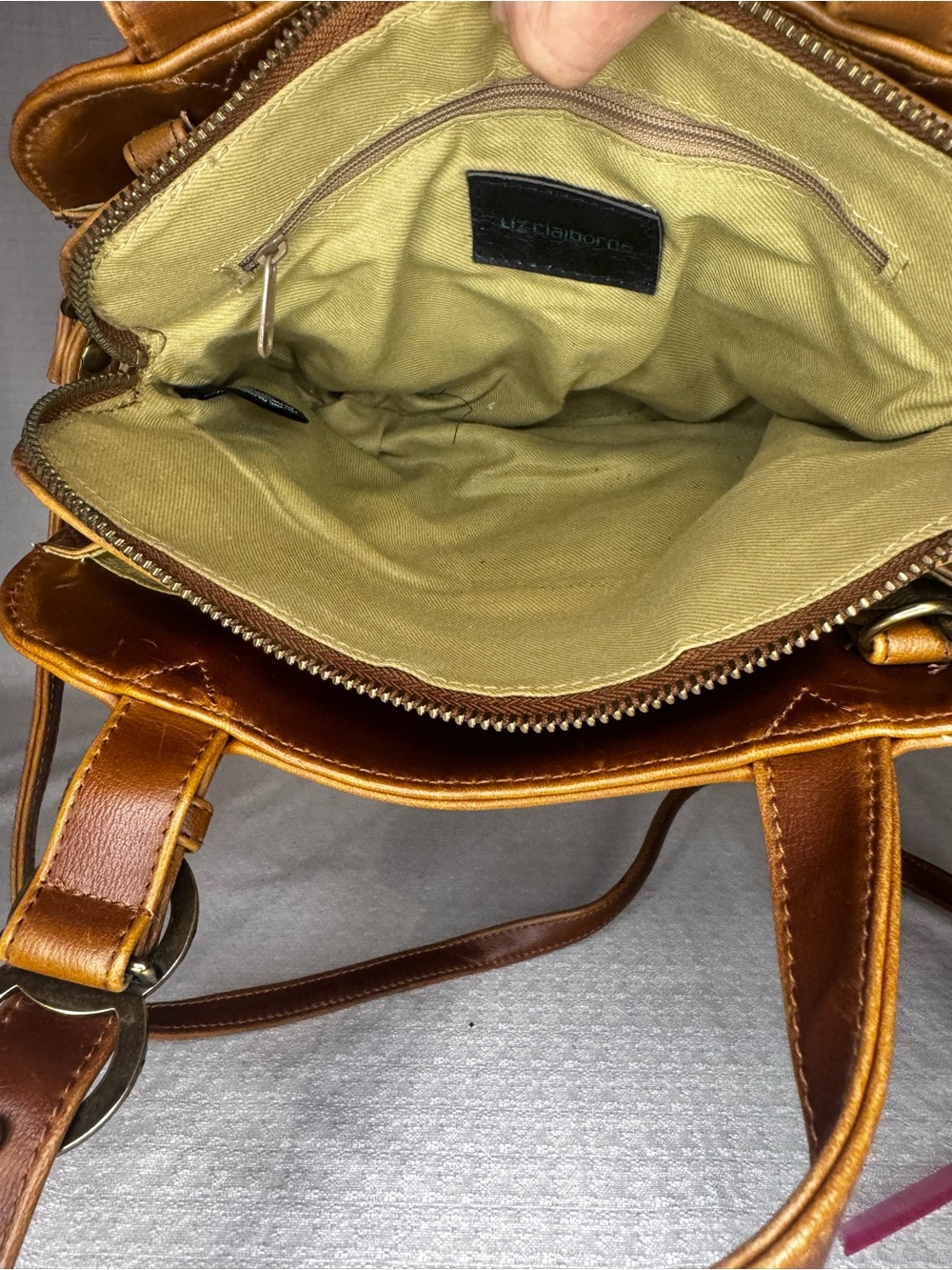 Liz Claiborne Chestnut Brown Leather Crossbody Shoulder Bag - Picture 5 of 9
